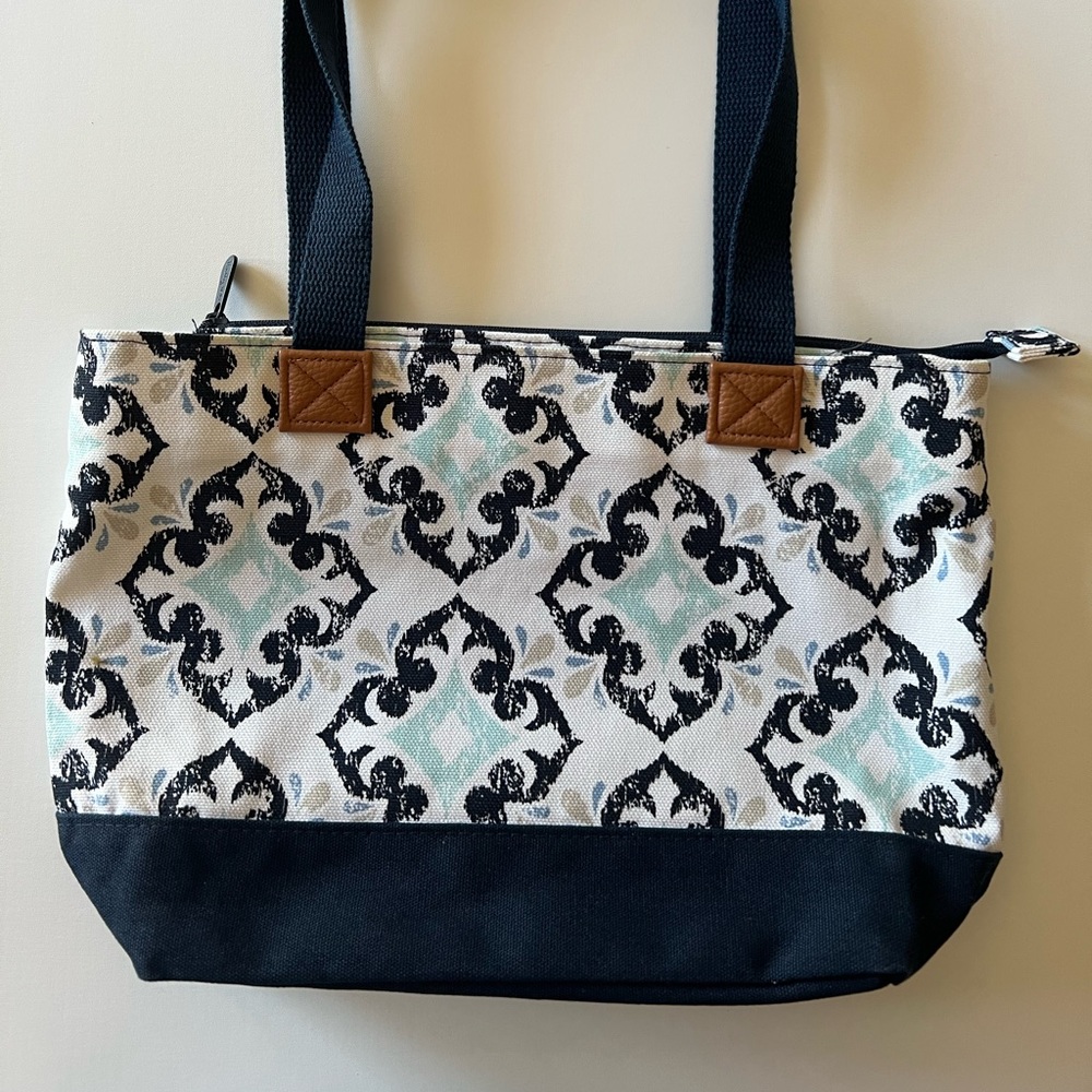 Thirty One Demi Day bag